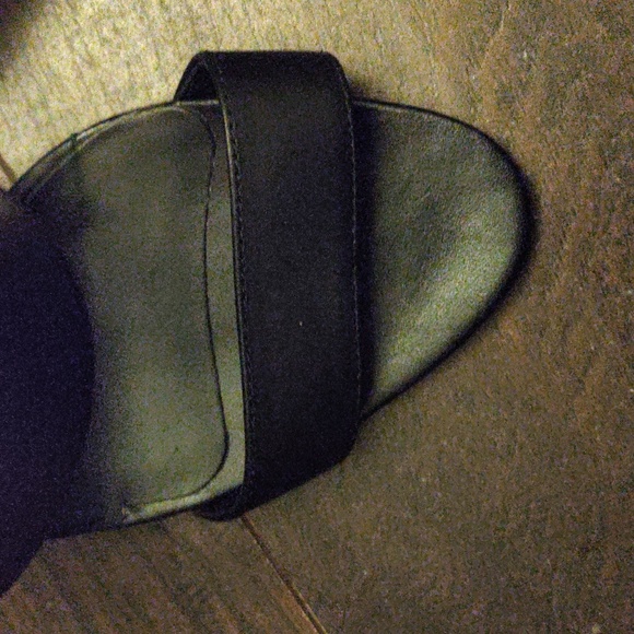 Manolo Blahnik Black Leather Slingback Sandals - Picture 2 of 11